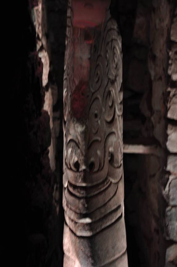 A incrível escultura 'El Lanzón', no templo subterrâneo de Chavin, na região de Huaraz, no Peru